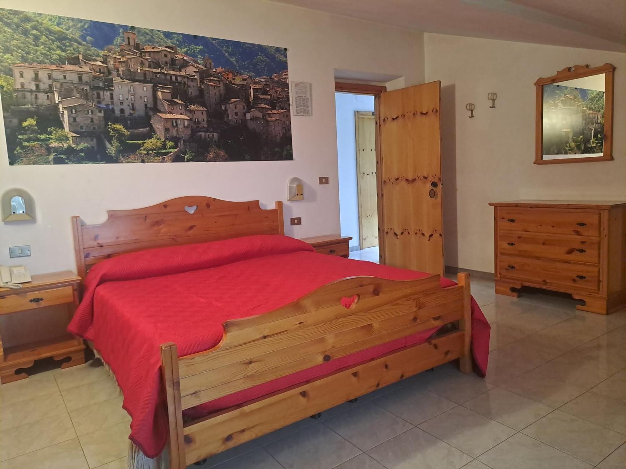 Grotta Dei Colombi Hotel Scanno Exterior photo